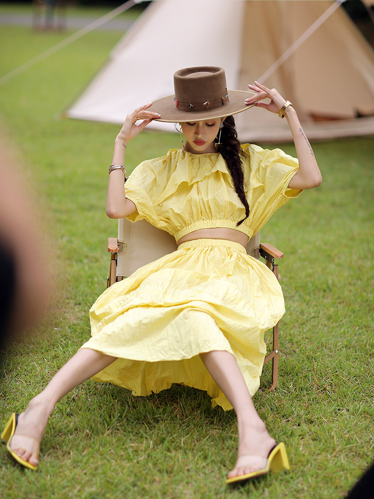 CAN夏季新款 黄色法式露腰设计感小众泡泡袖荷叶边褶皱连衣裙,女装/女士精品,连衣裙,淘宝优惠券,粉丝福利购,淘宝优惠卷