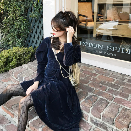 can丝绒V领百褶高腰桔梗连衣裙