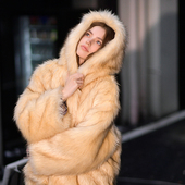 Forevercan2022冬 分不清系列 u家柜柜也做环保狐狸皮草外套