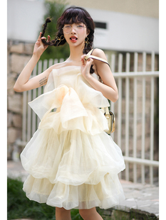 CAN夏季 小众设计感一字肩抹胸连衣裙收腰显瘦百褶裙女 新款