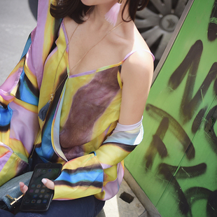 彩虹撞色披肩上衣 CAN夏季 时尚 个性 性感v领吊带内搭女 新品