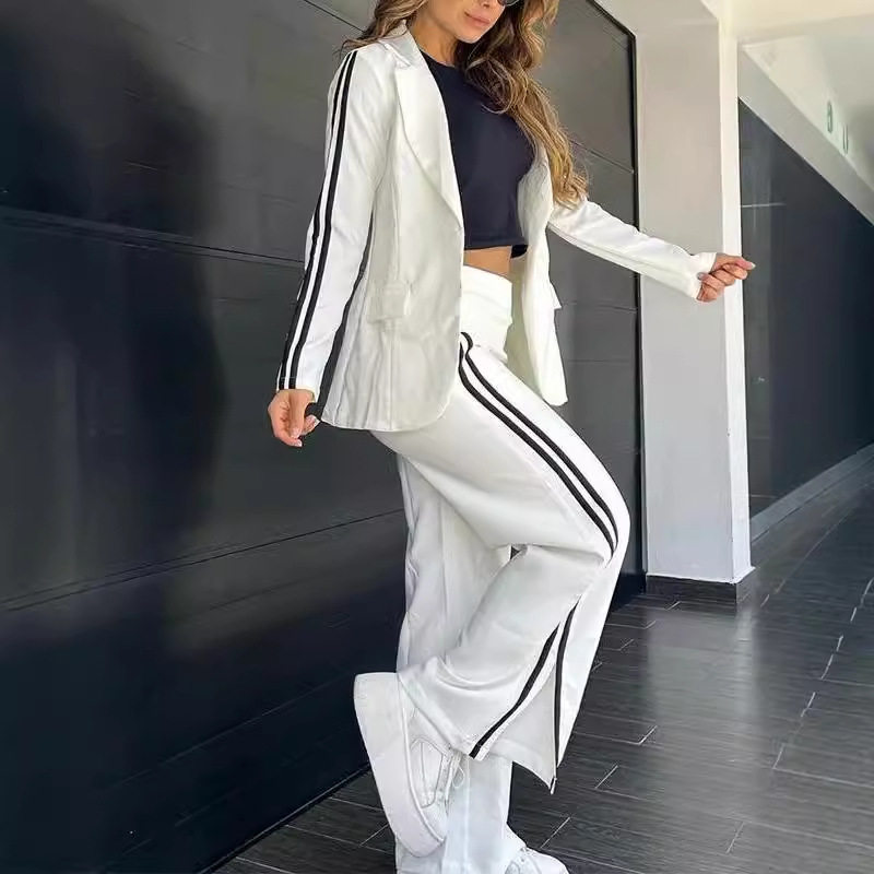 街头休闲女款白色套装长袖外套直筒裤 Two Piece Set Trendy Wear