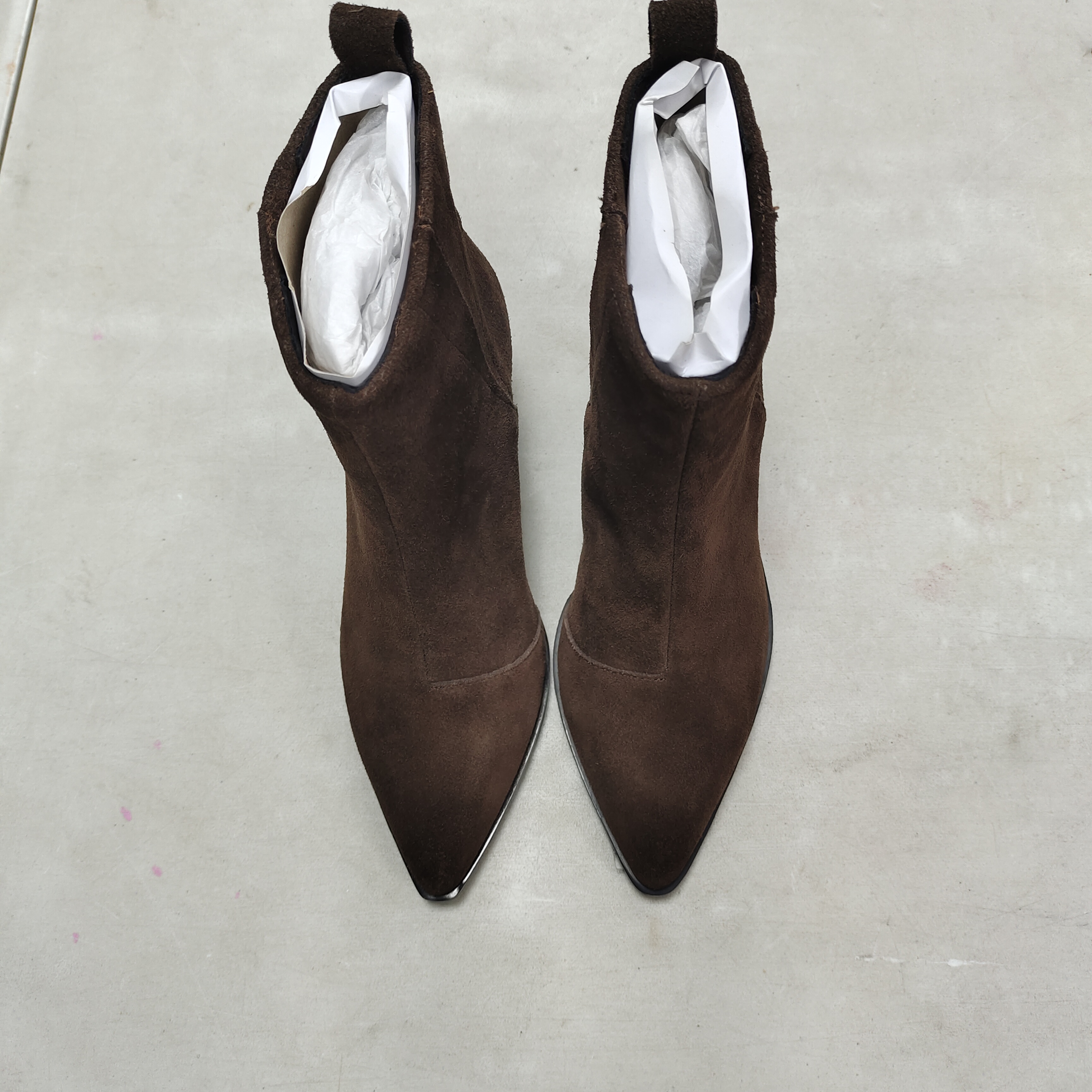 KEMETH COIE 2025年秋冬新款尖头粗跟真皮短靴女靴子欧美风通勤