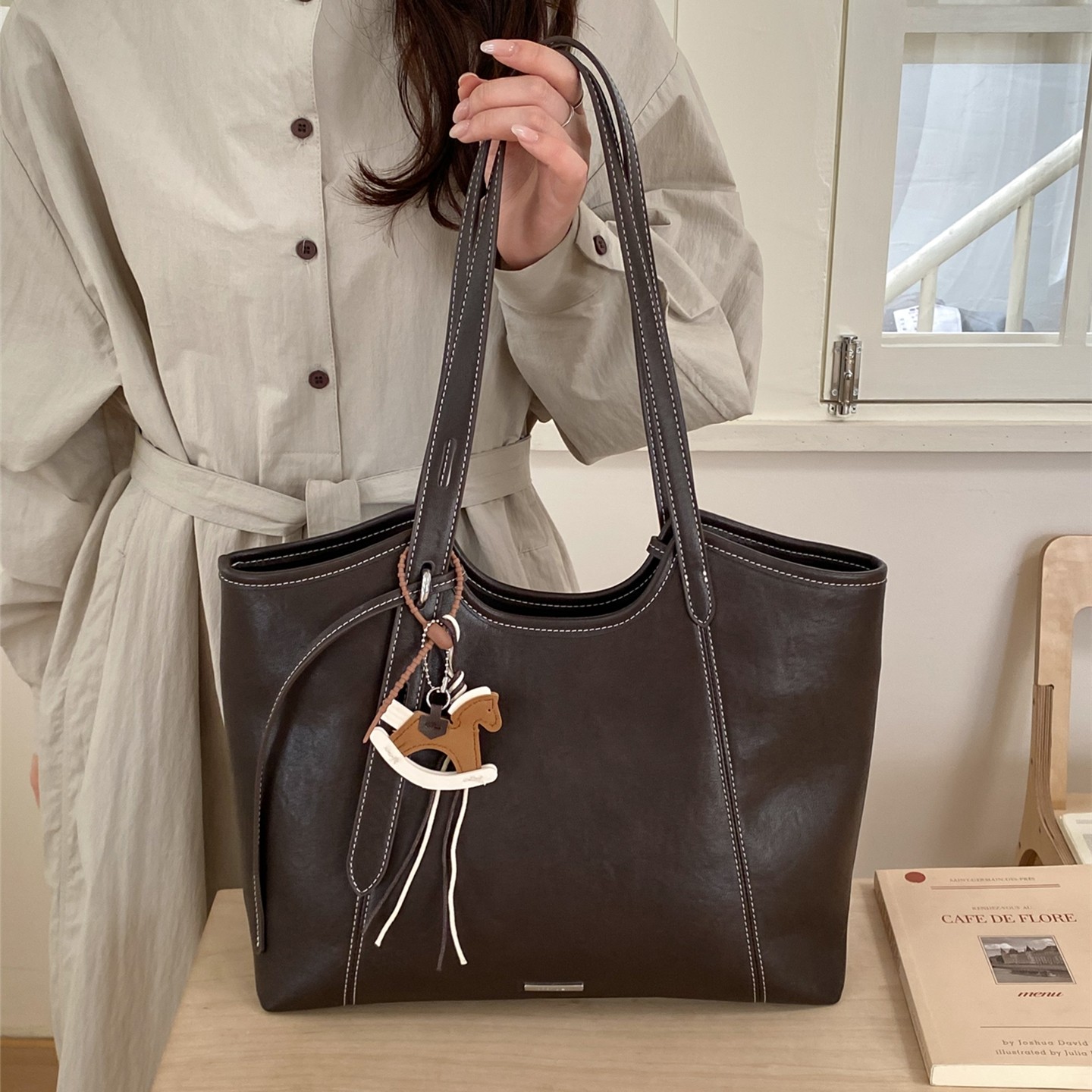 复古美拉德设计感大容量托特包上班通勤包2026新款百搭大包单肩包,箱包皮具/热销女包/男包,托特包,淘宝优惠券,粉丝福利购,淘宝优惠卷