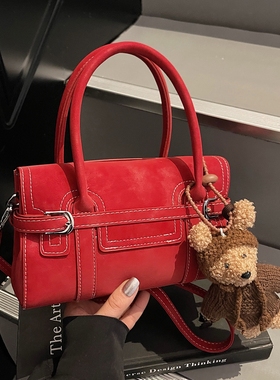高级感洋气红色小众设计感手拎斜挎包2026新款潮百搭小包包女款