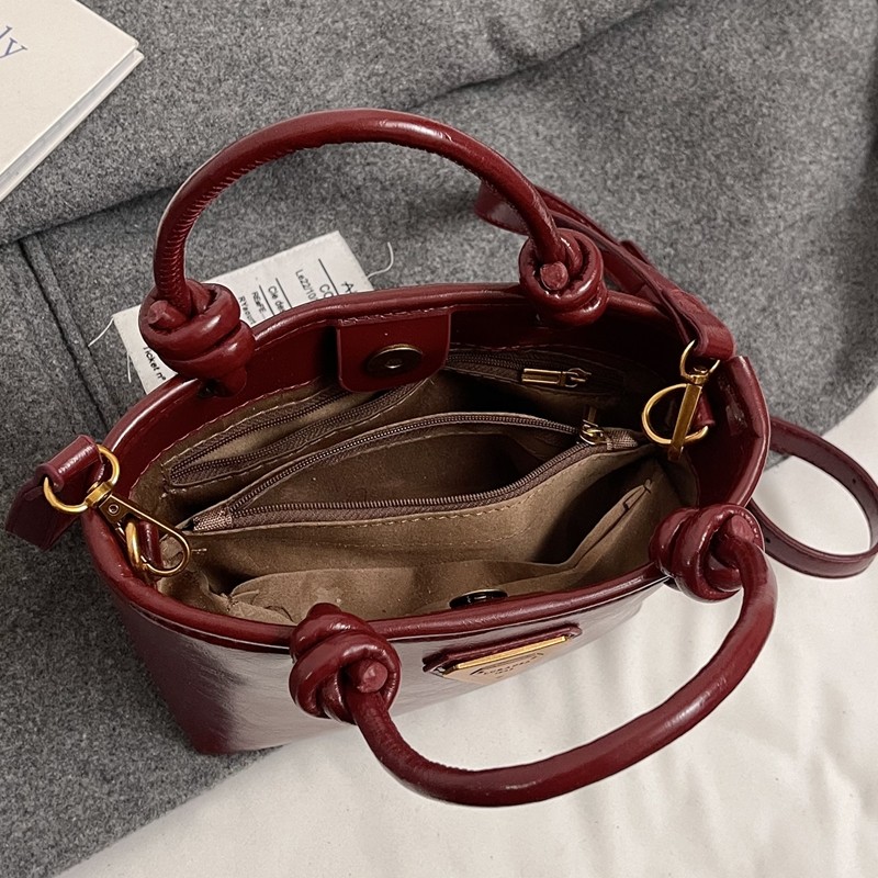 【有拉链夹层】洋气休闲外出逛街上班小拎包斜挎包2024新款潮时尚,箱包皮具/热销女包/男包,胸包,淘宝优惠券,粉丝福利购,淘宝优惠卷