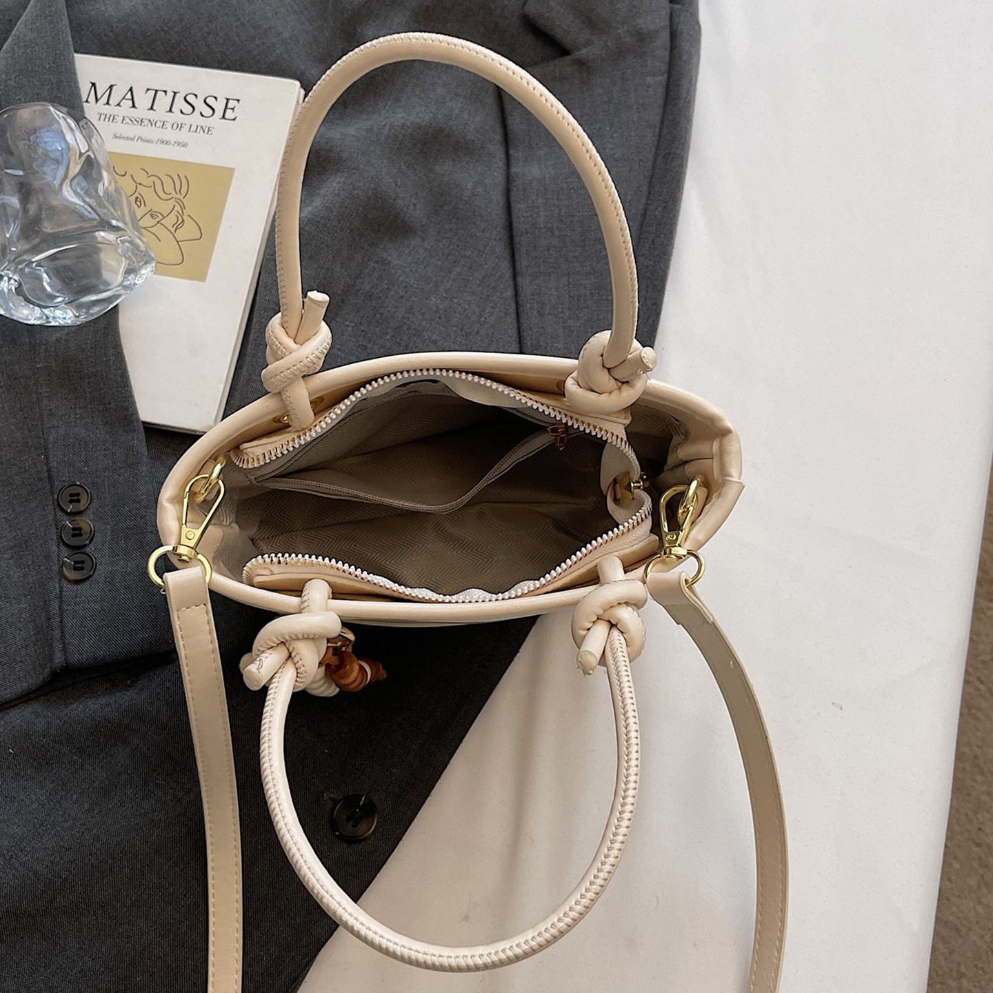 【有拉链暗袋】今年流行简约纯色小水桶包菜篮子包2026新款潮百搭,箱包皮具/热销女包/男包,水桶包,淘宝优惠券,粉丝福利购,淘宝优惠卷