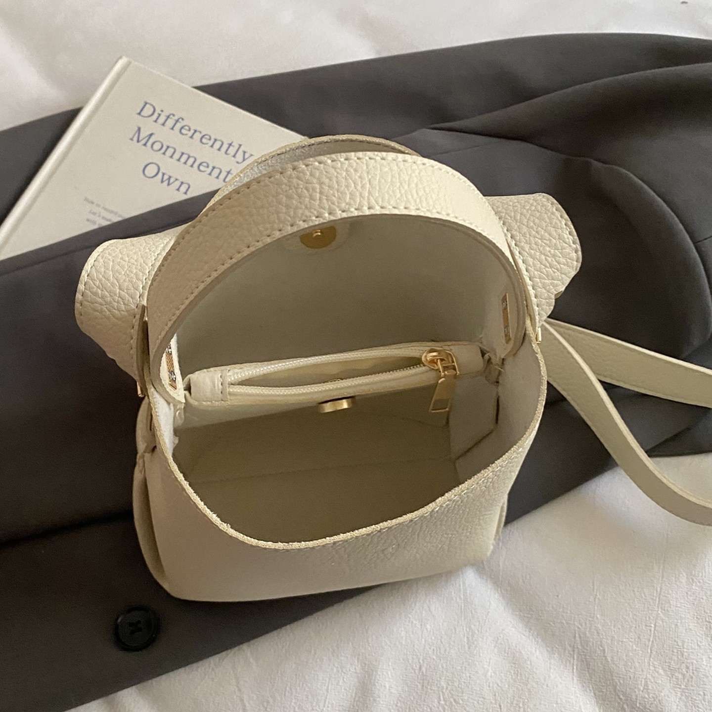 【有拉链夹层】小众米白色手拎斜挎包上班杂物小拎包2025新款百搭,箱包皮具/热销女包/男包,胸包,淘宝优惠券,粉丝福利购,淘宝优惠卷