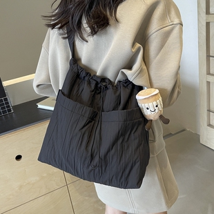 韩系ins潮流休闲布包大容量斜挎包2026新款 单肩包大包托特包 时尚