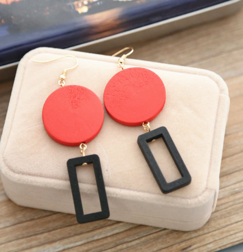 欧美风张扬木质耳环