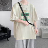 淡绿色