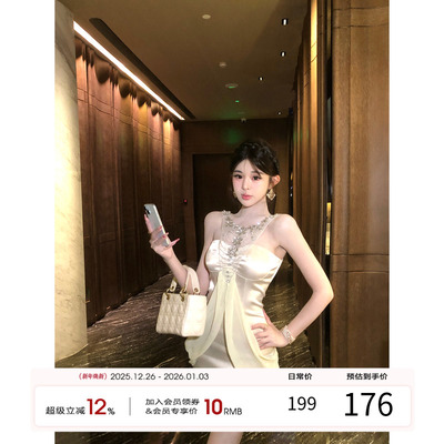 项天鹅er 法式连衣裙女2025冬季新款高级感露肩包臀裙拼接裙子