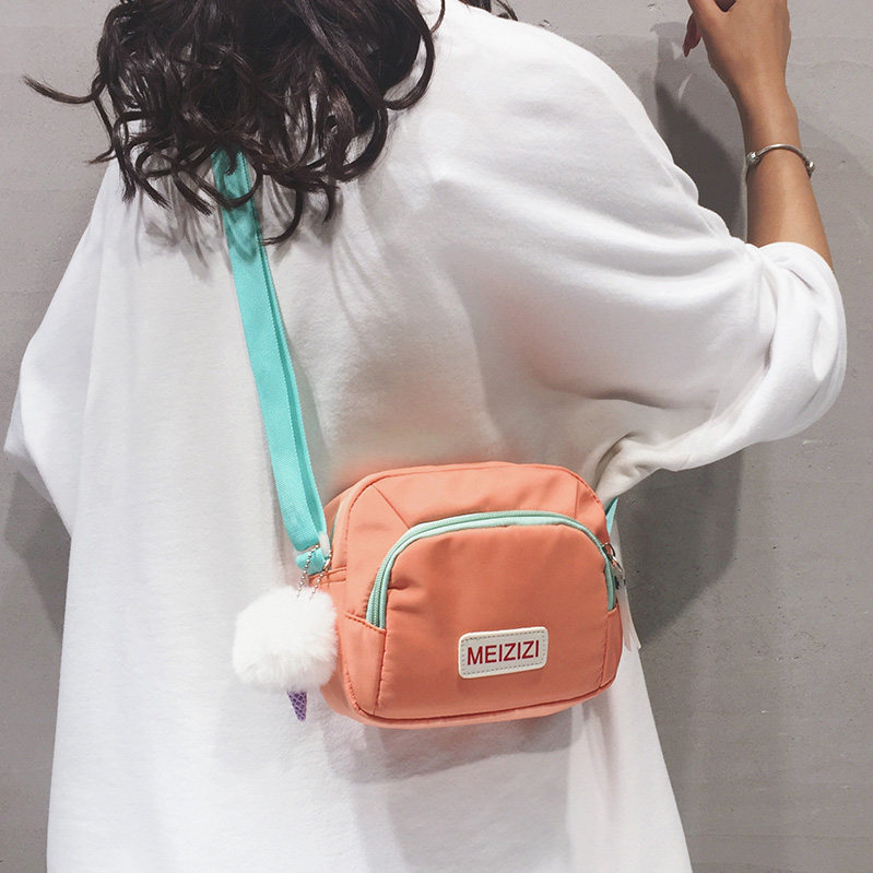 夏天可爱小包包2024新款潮百搭少女斜挎包撞色原宿学生卡通帆布包