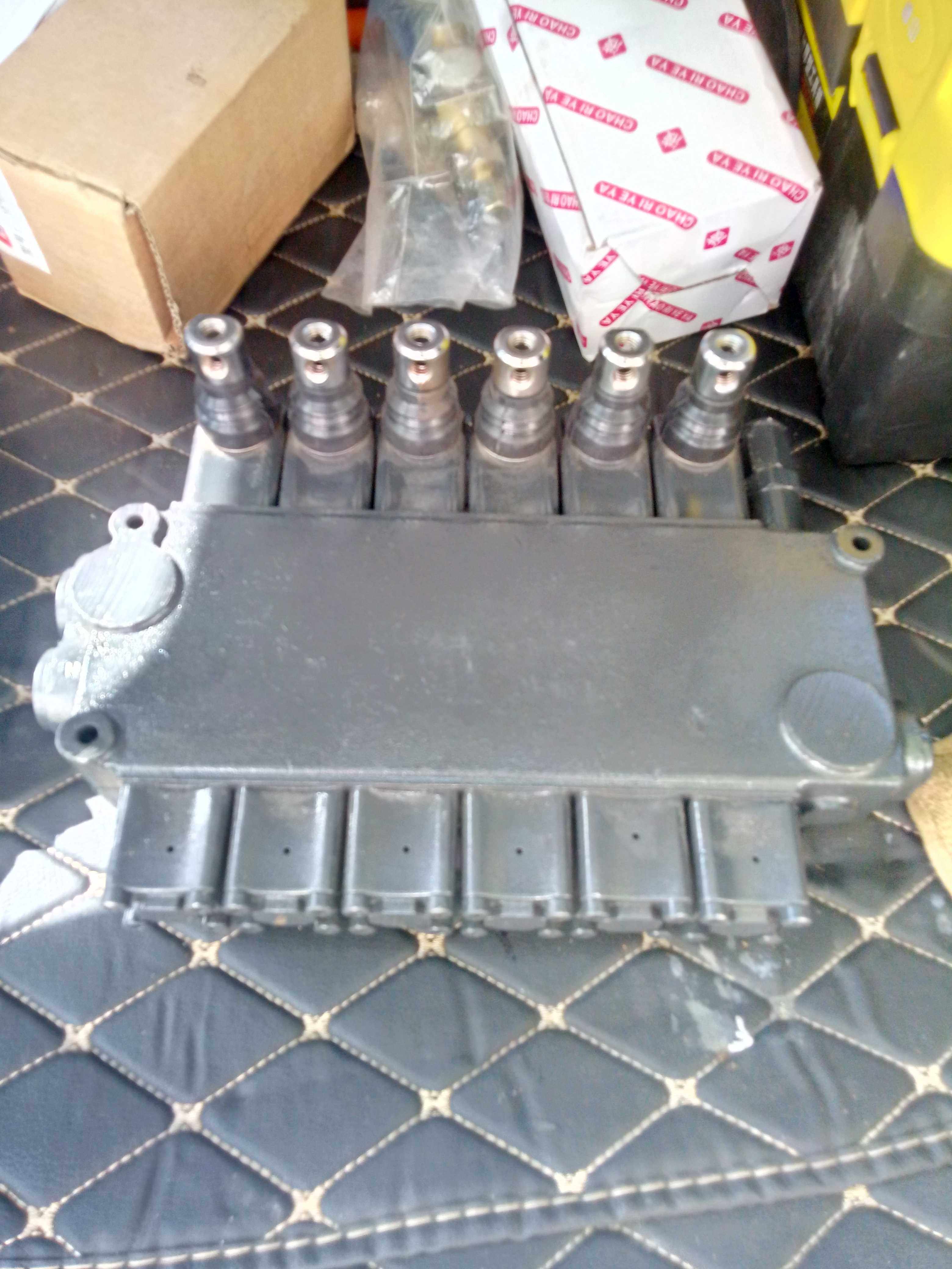 3吨随车吊专用多路阀 换向阀