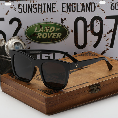 韩国V牌太阳眼镜女潮 关晓彤同款墨镜男士偏光彩膜方形复古太阳镜