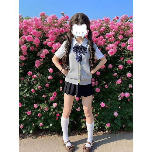 原创JK制服针织衫薄款开衫马甲背心软妹叠穿漫感短袖上衣短裙套装