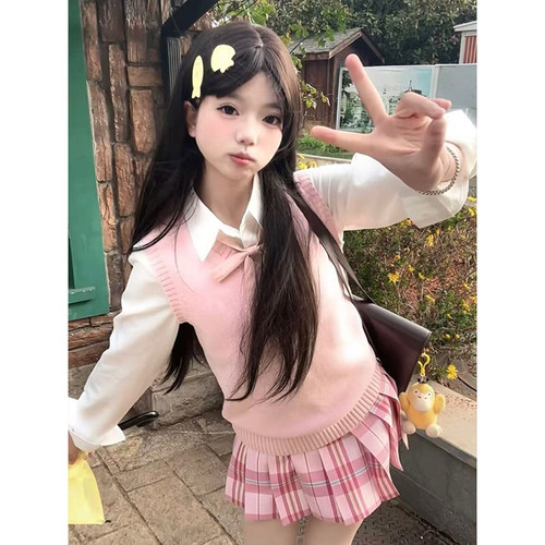 套装学院甜美穿搭粉色V领针织衫背心马甲叠穿款百搭糖果裙JK制服