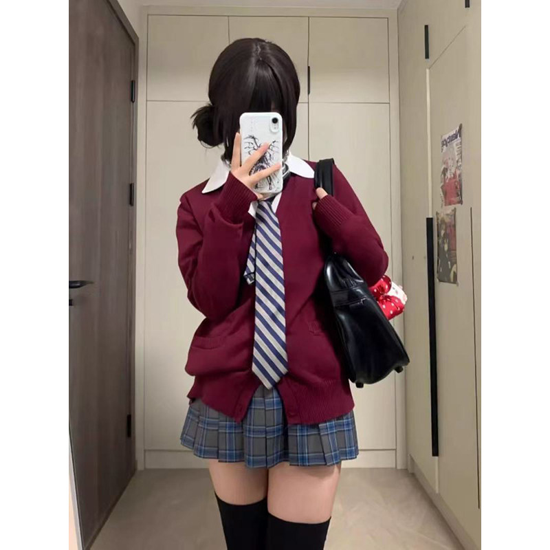 V领针织衫毛衣学院风叠穿上衣显白穿搭酒红色开衫原创JK制服套装