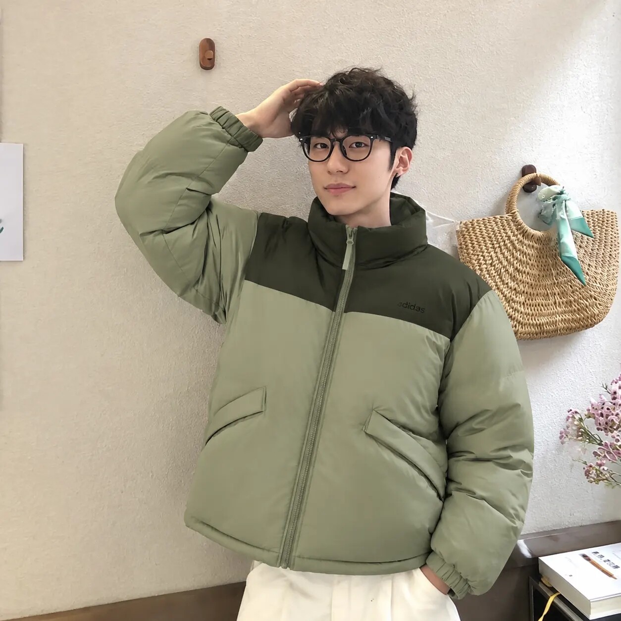 Adidas/阿迪达斯新款情侣经典复古保暖时尚拼接短款羽绒服JL8262