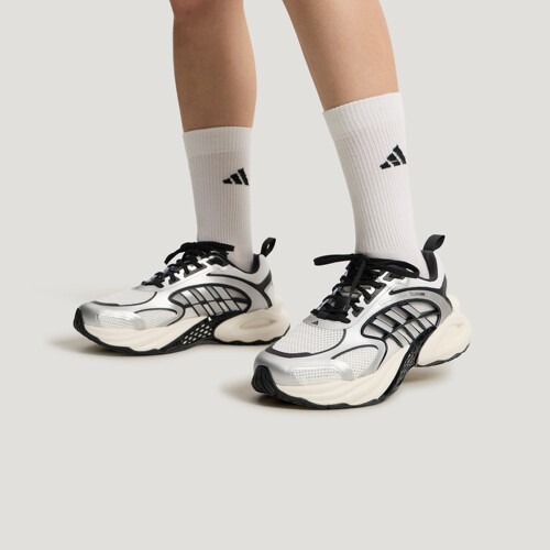 adidas/阿迪秋季开学穿搭时尚简约轻便透气运动休闲跑步鞋KK1809