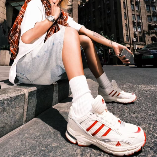 阿迪达斯寻光者舒适百搭网布跑步鞋男女同款白红银JH8027