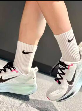 Nike耐克透气轻便缓震跑步鞋新款专业马拉松VOMERO 18 IM6676