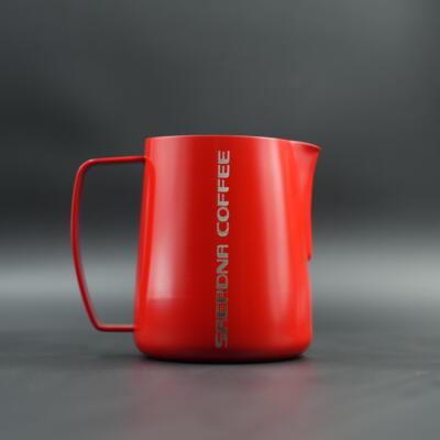 圣德纳咖啡 SAERDNA  奶缸 拉花缸18oz（520ml）10周年纪念款。