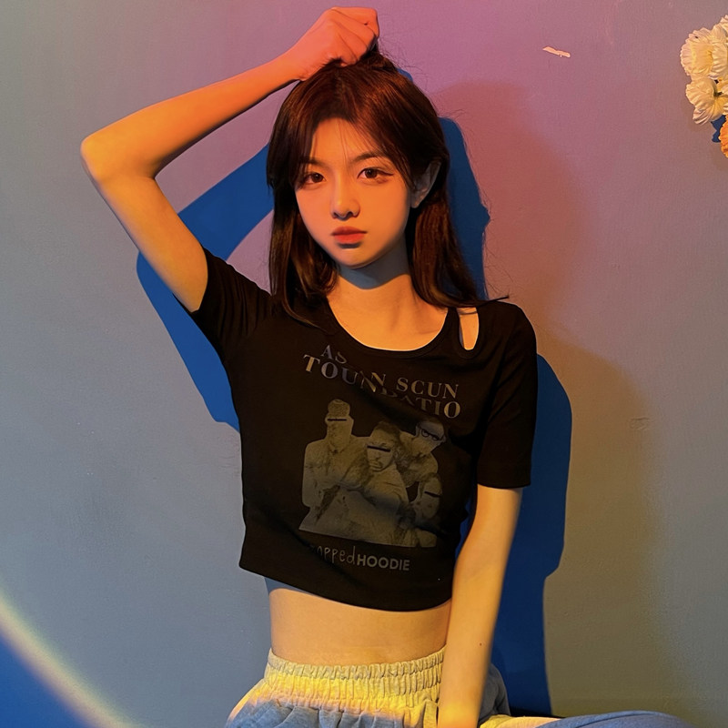 Real shot Korean ins pattern shows thin net red design sense, slim and versatile short T-shirt