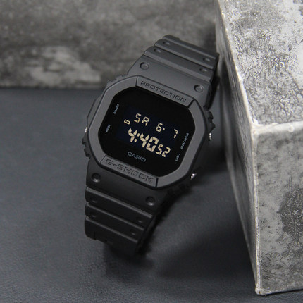 卡西欧手表男款休闲防水运动学生数显小方块男表DW-5600BB/5600E