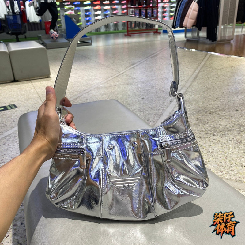正品ADIDAS阿迪达斯三叶草女包休闲银色手拎包腋下包单肩包KC2771