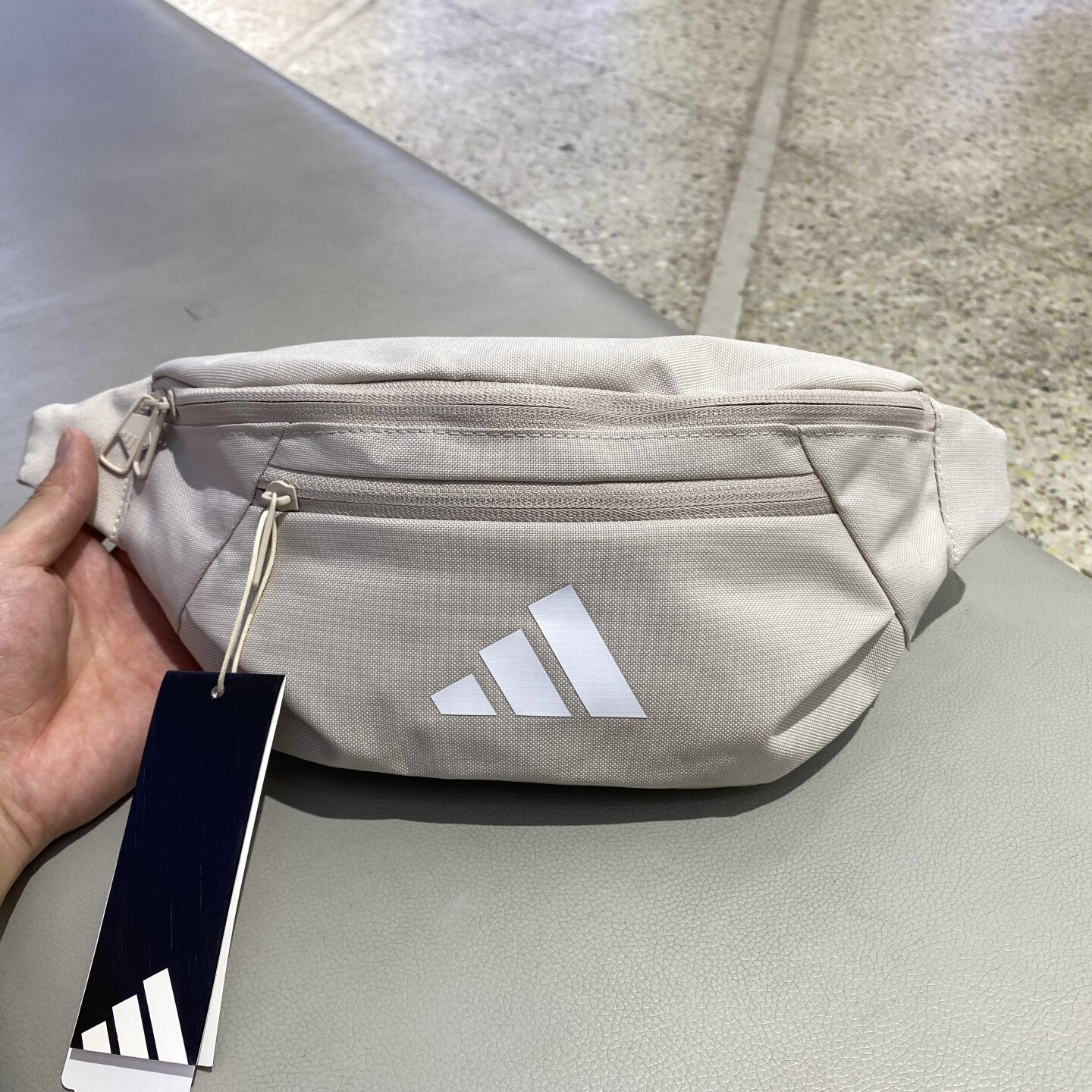 Adidas阿迪达斯胸包男女休闲运动单肩包背包学生斜挎腰包 JM7156
