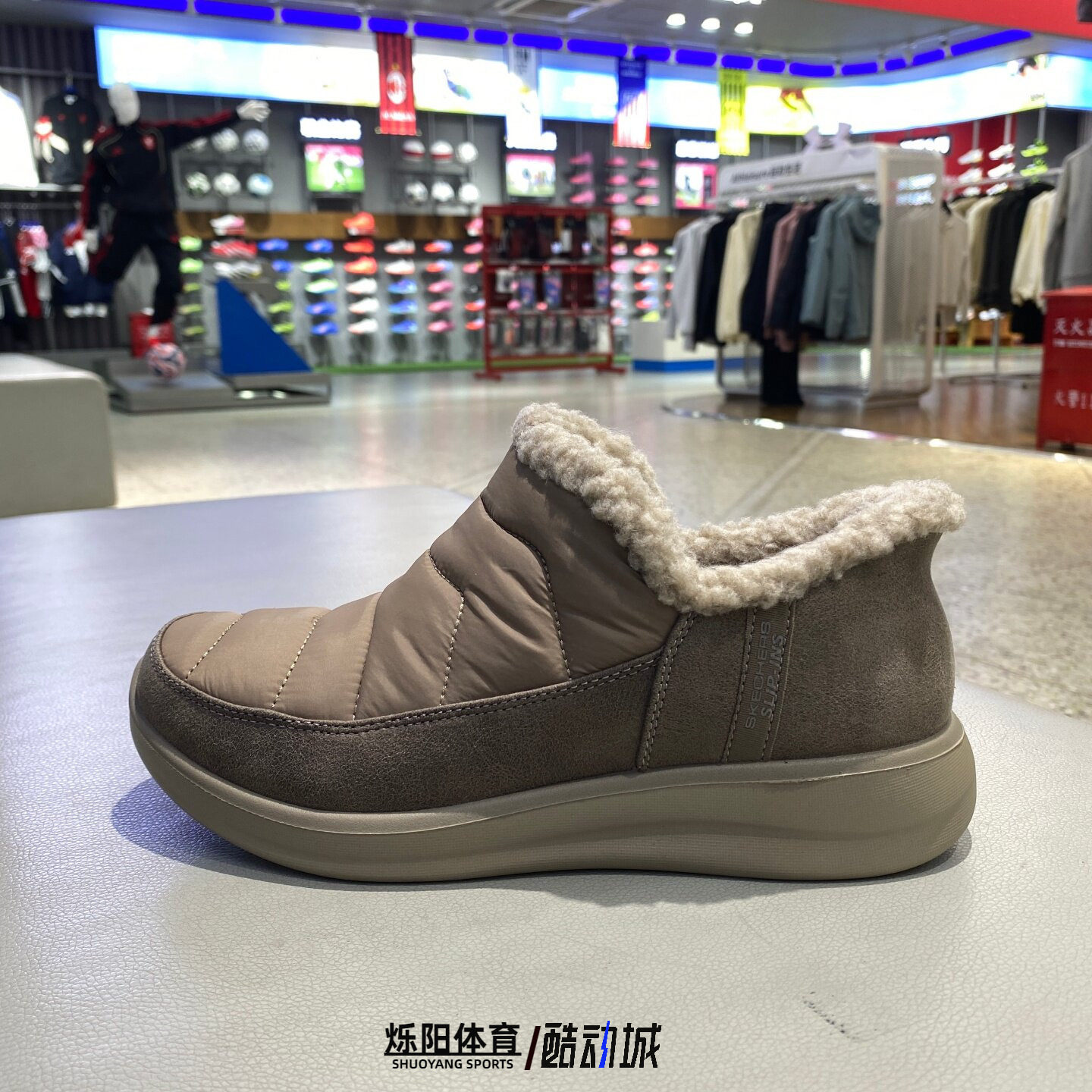 正品斯凯奇Skechers女款冬季加绒保暖健身运动休闲健步鞋168113