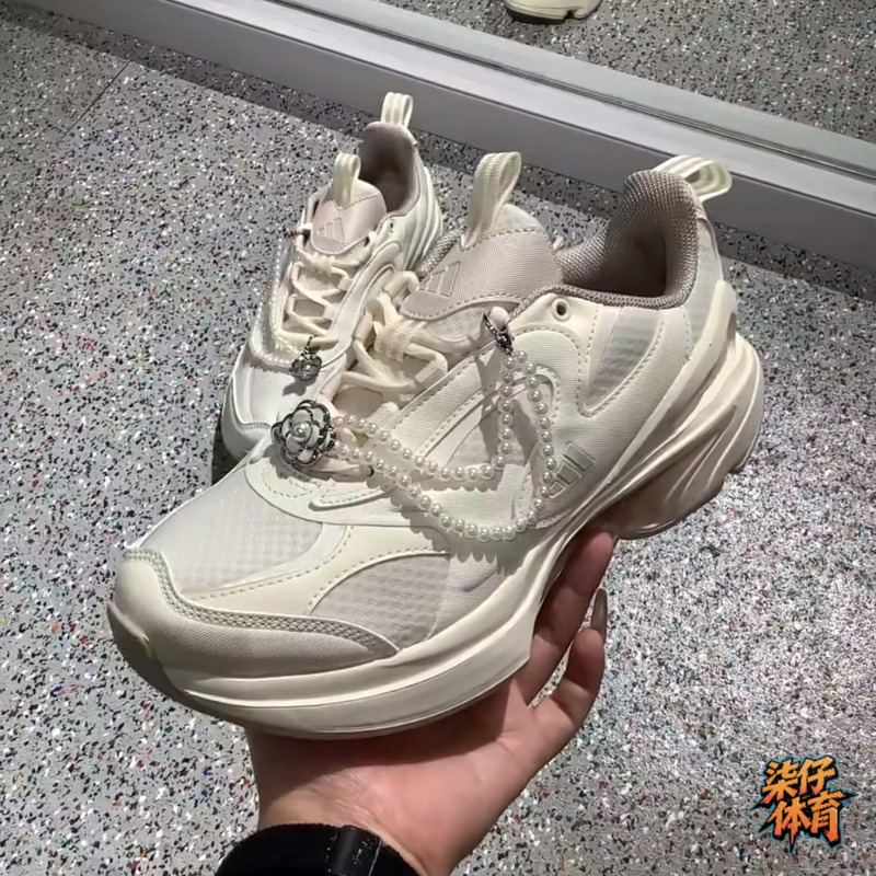 Adidas阿迪达斯女子厚底休闲鞋