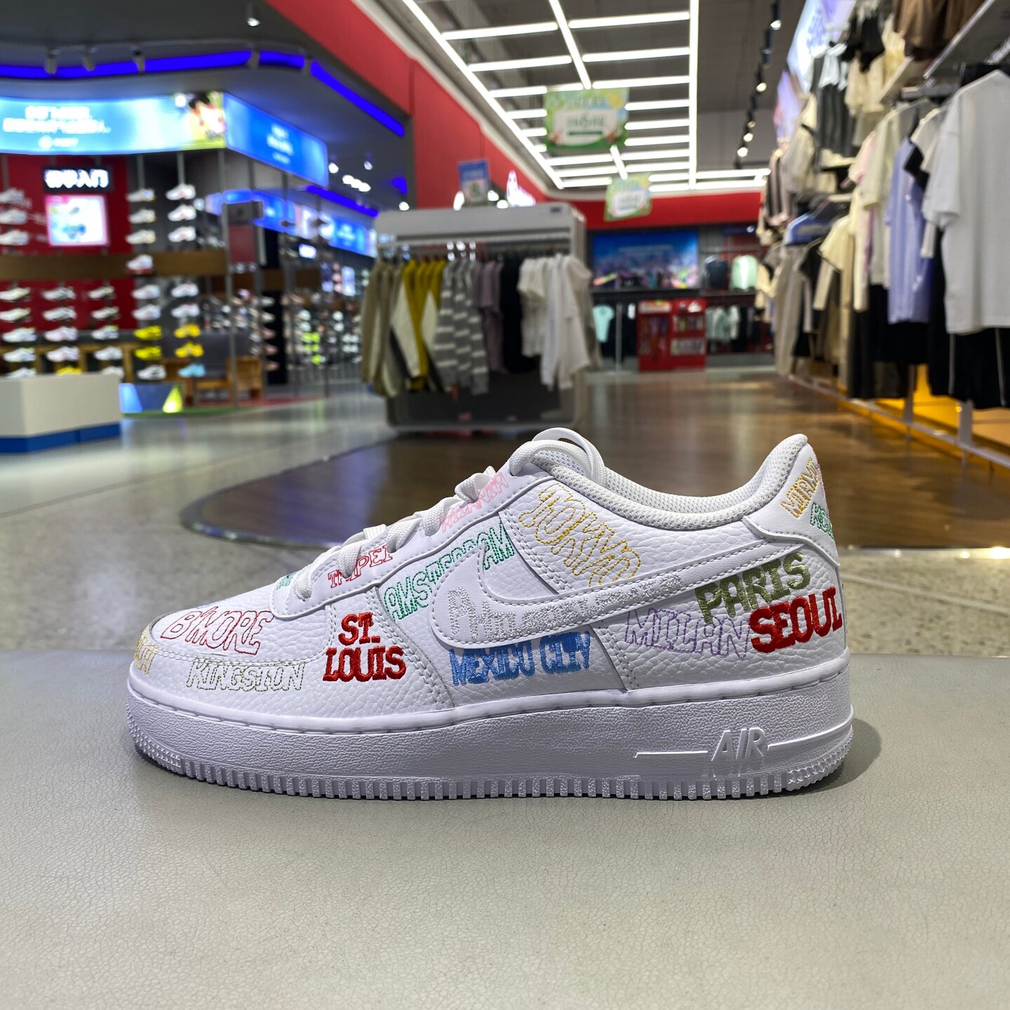 Nike耐克男女大童城市刺绣AF1空军一号运动厚底板鞋 IO9739-100