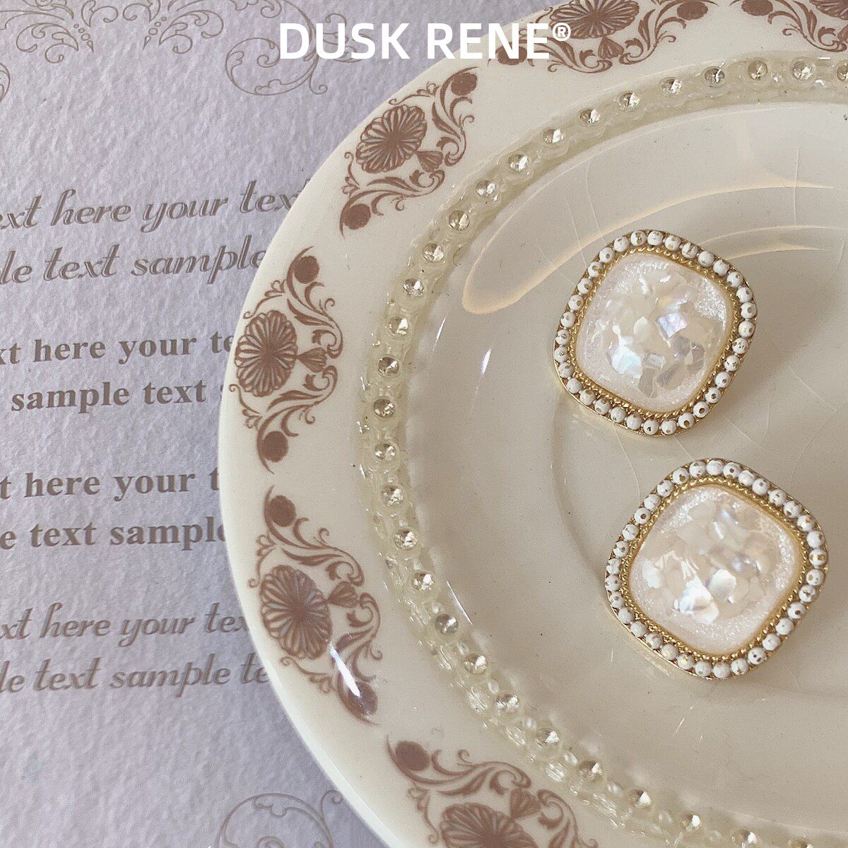 英国 Dusk Rene 新款复古精致贝壳碎片细闪方形宝石耳钉耳饰女