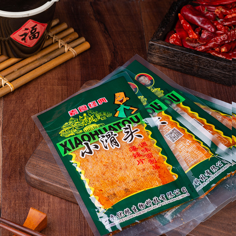 小滑头辣条整箱网红爆款怀旧儿时经典老式大辣片零食小吃休闲食品