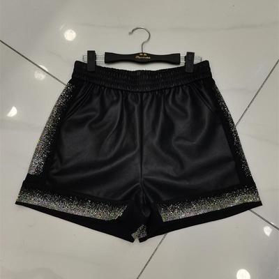 时尚洋气松紧腰重工烫钻短裤