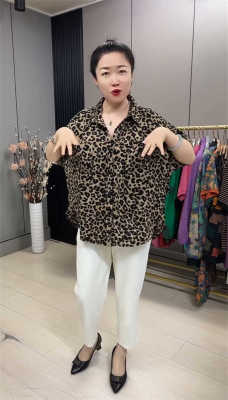 短袖妈妈装豹纹百搭单排扣开衫