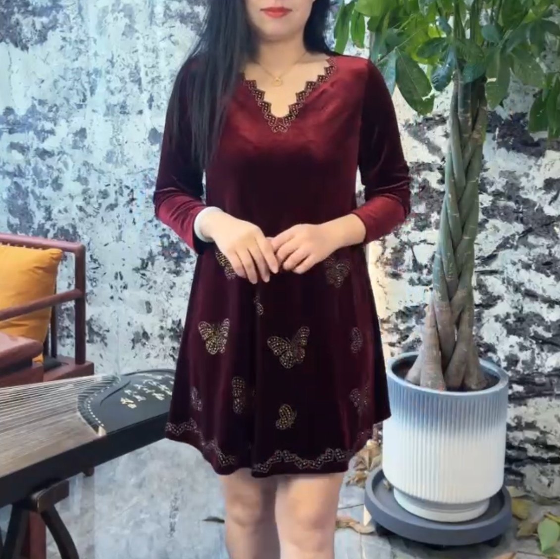 春季时尚洋气女加肥加大码V领烫钻蝴蝶金丝绒长袖连衣裙显瘦百搭,女装/女士精品,连衣裙,淘宝优惠券,粉丝福利购,淘宝优惠卷