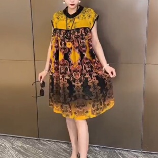 大码女装夏季薄款碎花圆领纽扣短袖拼接百褶中长款连衣裙宽松时尚