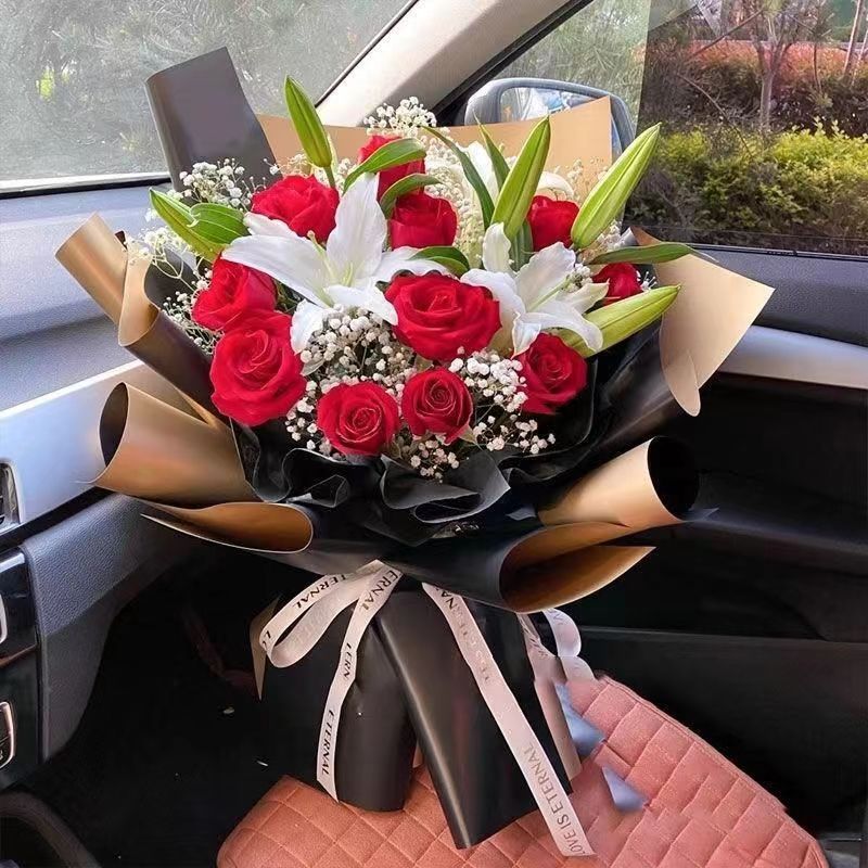 情人节11支红玫瑰百合鲜花当日达配送老婆送花附近花店配送上门