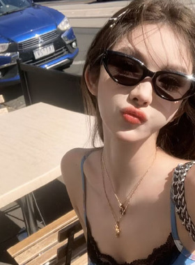 墨镜女黑色小框猫眼窄网红高级感超酷辣街拍旅游防紫外线太阳眼镜