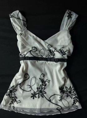 Tank tops2025年夏季新款花朵印花V领法式复古绑带挂脖吊带上衣女