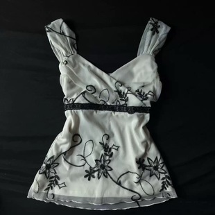 Tank tops2025年夏季新款花朵印花V领法式复古绑带挂脖吊带上衣女