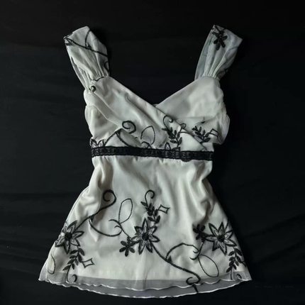 Tank tops2025年夏季新款花朵印花V领法式复古绑带挂脖吊带上衣女