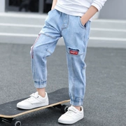 Quần jeans bé trai 2019 mùa hè mỏng màu nhạt 12 tuổi Quần dài trẻ em mùa hè 10 quần trẻ em lớn thoáng khí - Quần