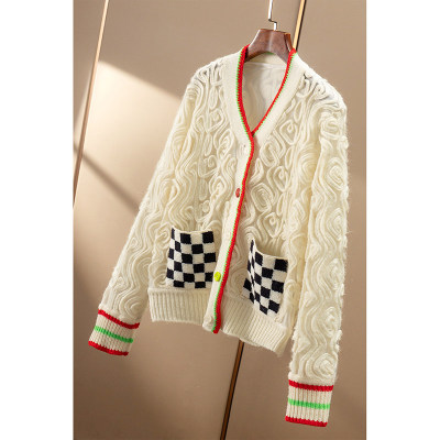 ￥649 秒！春天家  羊毛+马海毛立体盘花圆领毛衣开衫女47E9