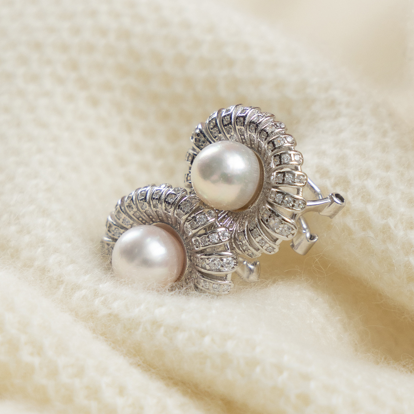 法G小雏菊海水珍珠S925银耳钉