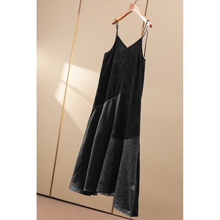 拼接醋酯蕾丝丝绒吊带连衣裙女3Y60 春天家 ￥629 秒