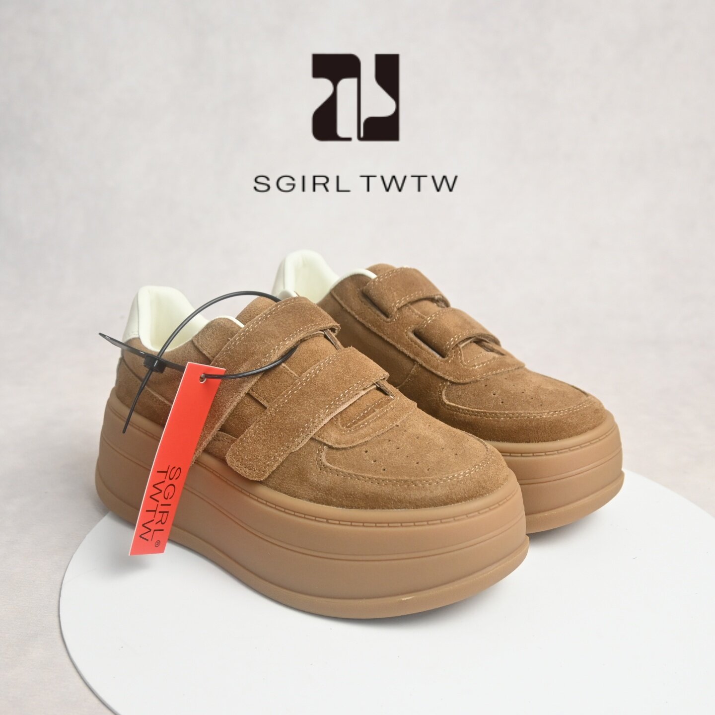 SGIRLTWTW日系魔术贴反毛皮板鞋